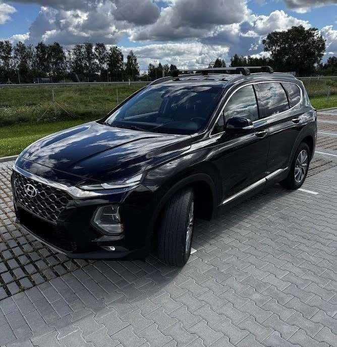 Продається автомобіль Hyundai Santa FE.