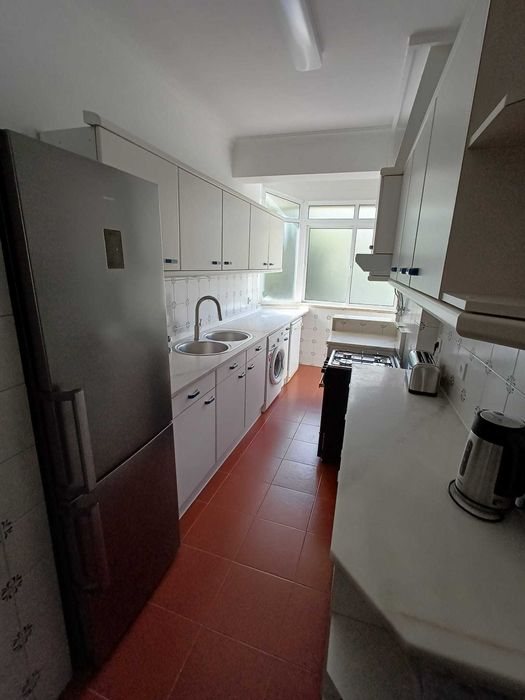 Quartos para arrendar – Apartamento Remodelado, Excelente Localização