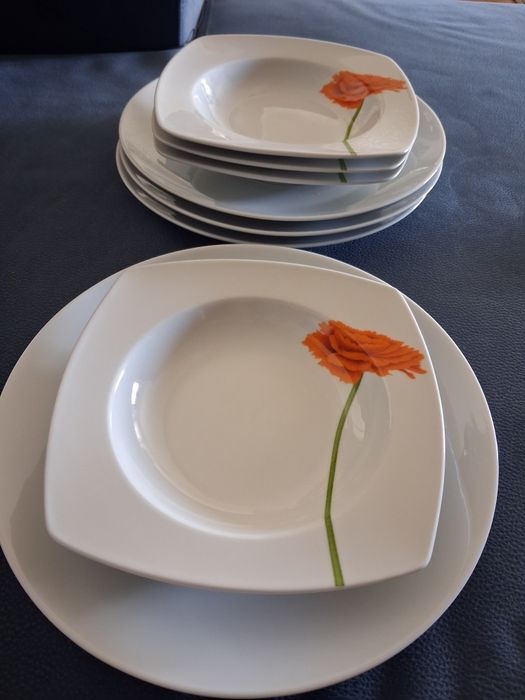 Conjunto de 4 pratos ladeiros e 4 sopeiros
