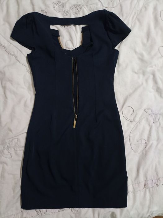 Красивое женское платье