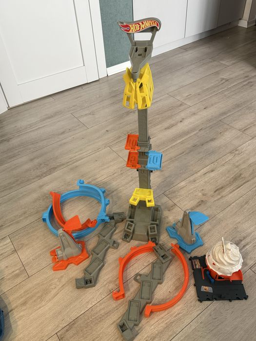 Hot Wheels трек с петлёй и ловушкой , большой набор
