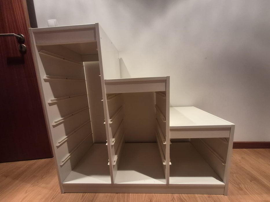 IKEA móvel de cestos trofast