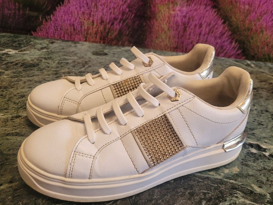 Sneakersy z diamentami  r40