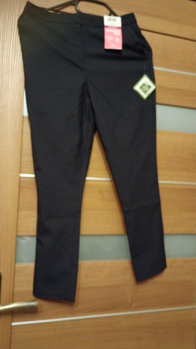Eleganckie spodnie rozmiar 128/134