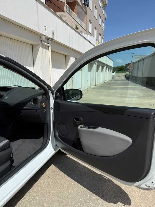 Renault Clio 3 1.5 DCi Comercial