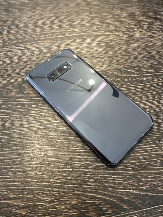 Samsung Galaxy S10e bardzo ladny komplet okazja