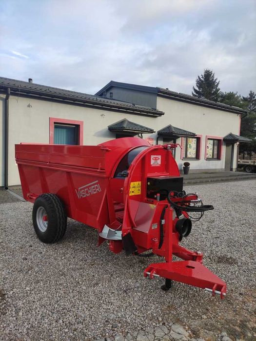 Rozrzutnik obornika sadowniczy Vaschieri rozrzutnik nawozów