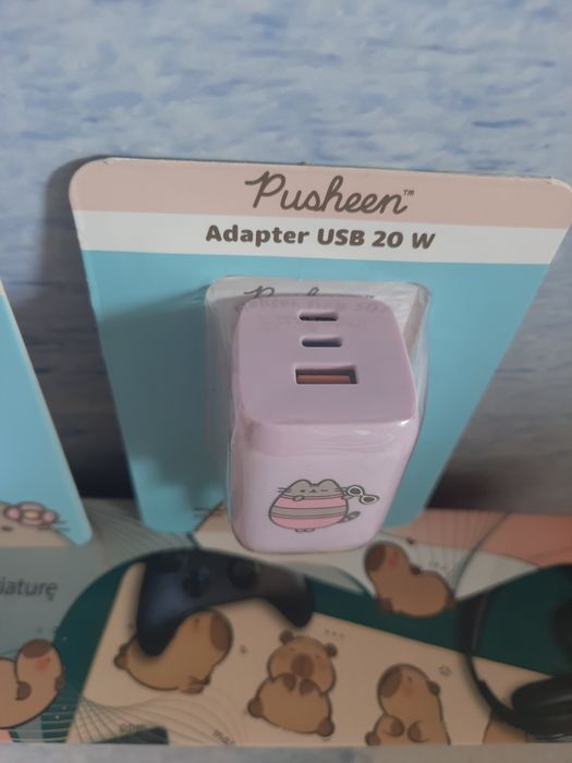 Zestaw Pusheen, podkładka pod mysz klawiaturę, przewód do telefonu, adapter usb
