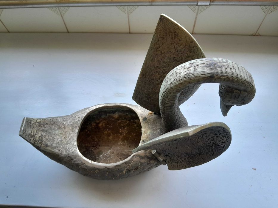 Pato decorativo em metal