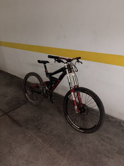 Bicicleta Downhill Scott Gambler