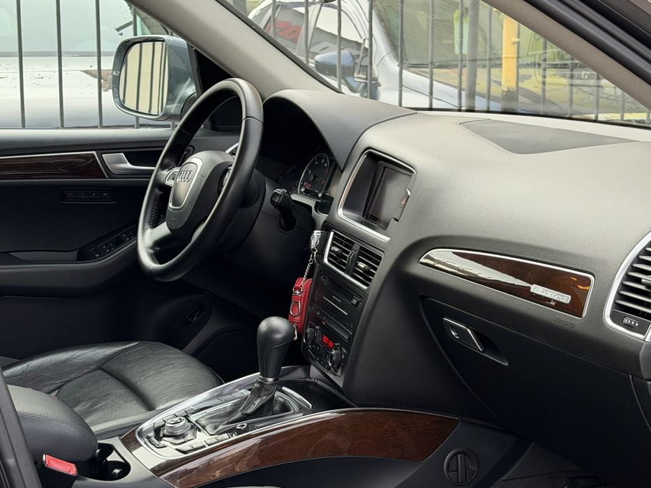 Audi Q5 2011 року | 2.0 бензин | Premium Plus | Quattro