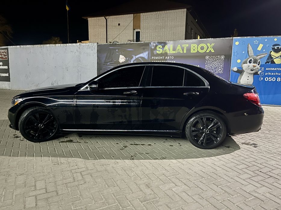Продам Mersedes Benz C 300, 2016 р.в.  2 л. турбо задній привод