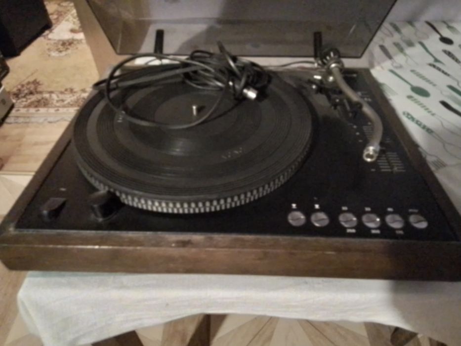 Gramofon Daniel  niekompletny