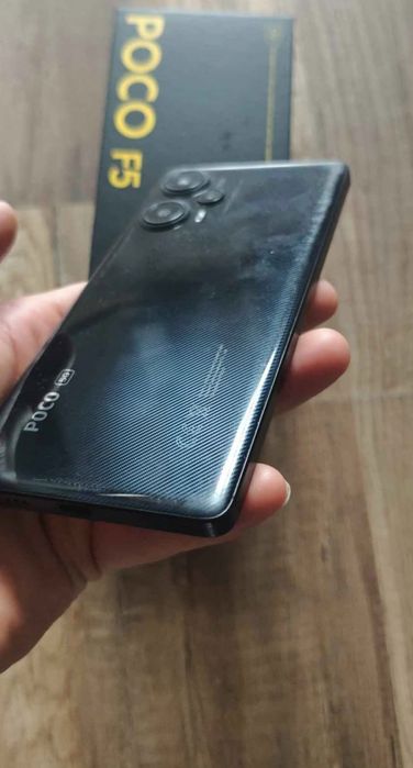 POCO. F5    12.  GB ramu