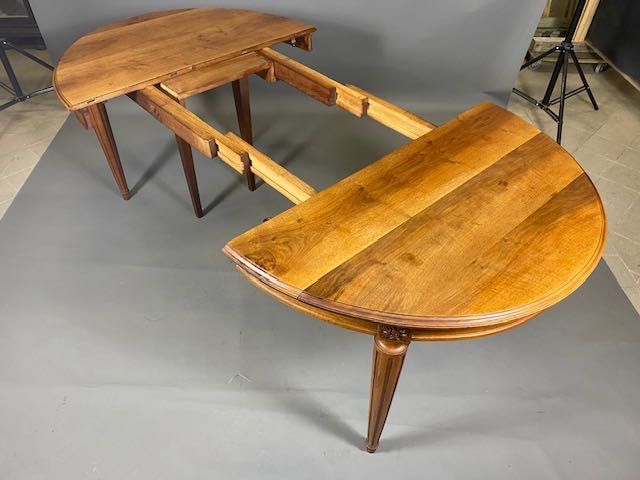 Jadalnia, kredens, stół, serwantka 1920r