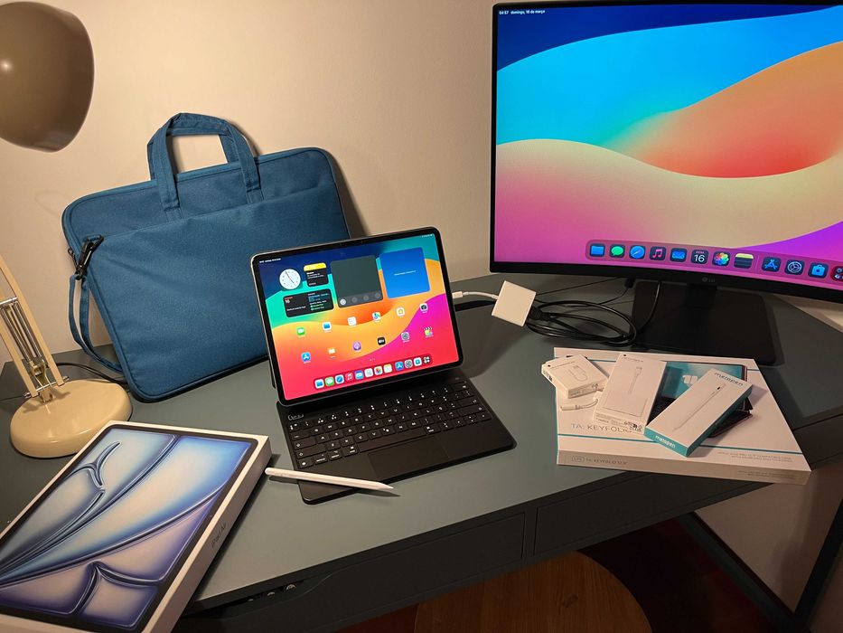 iPad Air 13 M2, com teclado, caneta e vários acessórios - Como novo