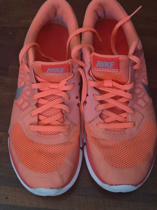 Buty Nike 39 rozmiar