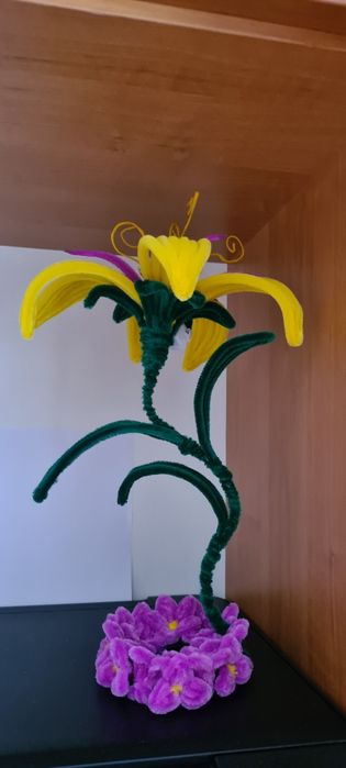 Sztuczne kwiaty na prezent