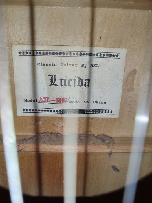 Guitarra lúcida axl-5107