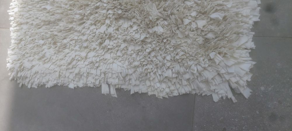 Vendo conjunto de tapetes e carpete