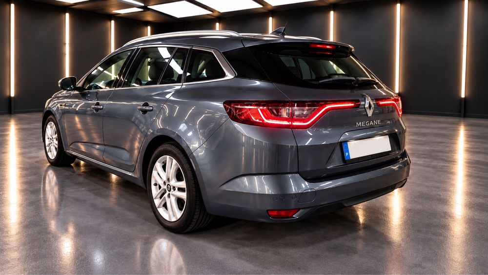 Renault Mégane Sport Tourer 1.5 dCi 110cv | 2018 | Aceito Troca — photo 3