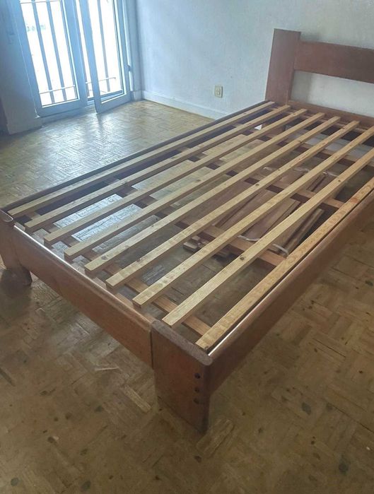 Cama e comoda de solteiro