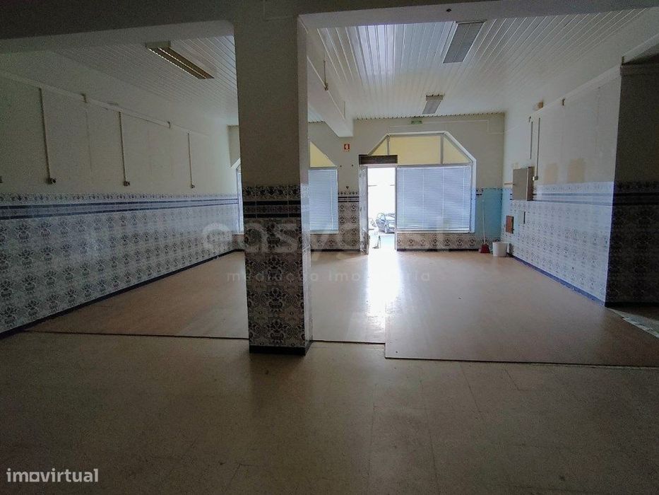 Loja para arrendamento em Beja com área útil de 88 m², inserida em ...