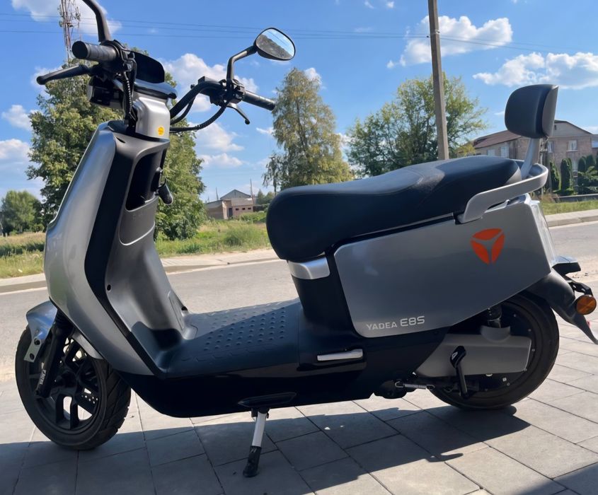 Електро скутер Yadea E8S