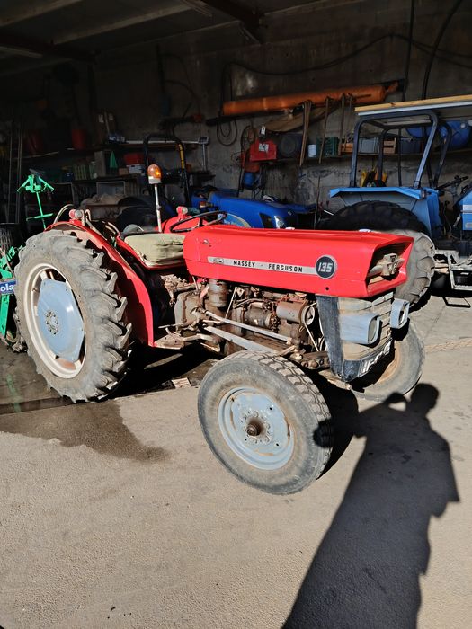 Trator Massey Ferguson 135