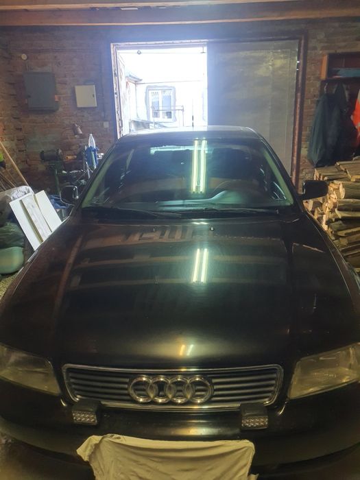 Ауді а4б5 в хорошому стані на свої роки
