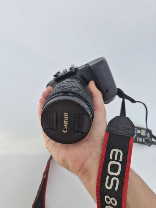 Canon EOS 80D + obiektyw 18-135mm IS USM. Zadbany zestaw
