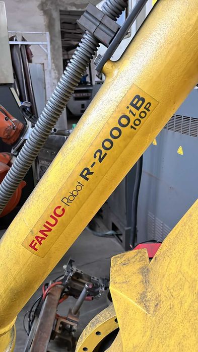 Robot przemysłowy FANUC R-2000iB 100P, R-2000iB 165F plus szafy