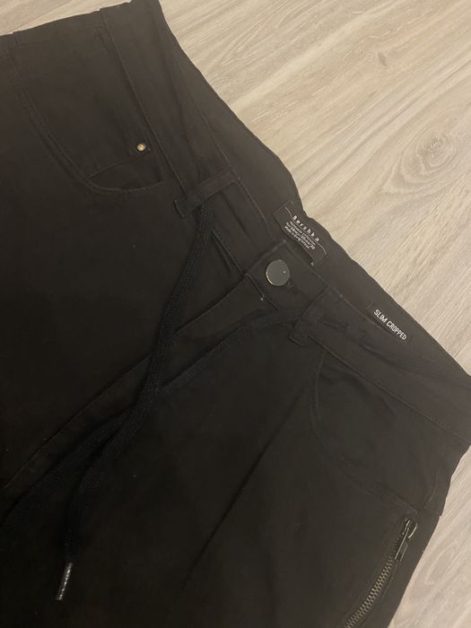 spodnie jeansowe czarne jeansy skin cropped bershka  38