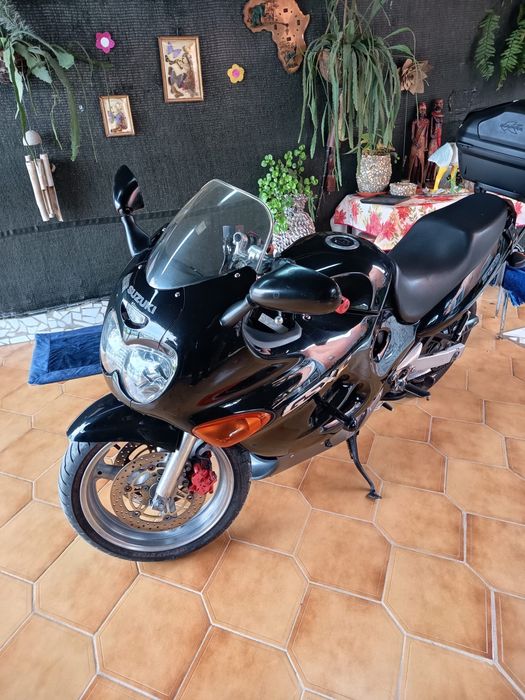 Mota Suzuki GSXF 750