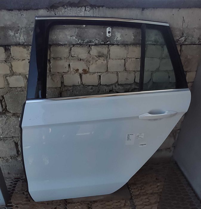 Задняя левая дверь Volkswagen Golf7 Sportsvan 2015 LC9A комплектная