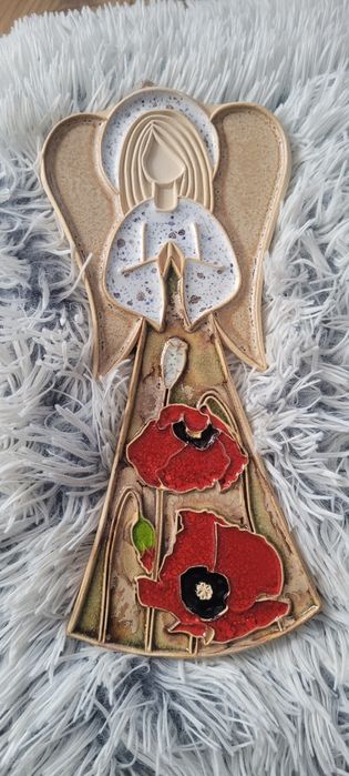 Anioł hand made ozdobą na ścianę