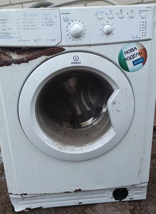Стиральная машина indesit IWSB 5085 по запчастям
