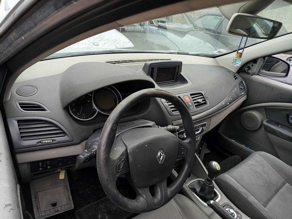 Para peças Renault Megane III SW 1.5DCI ano 2010