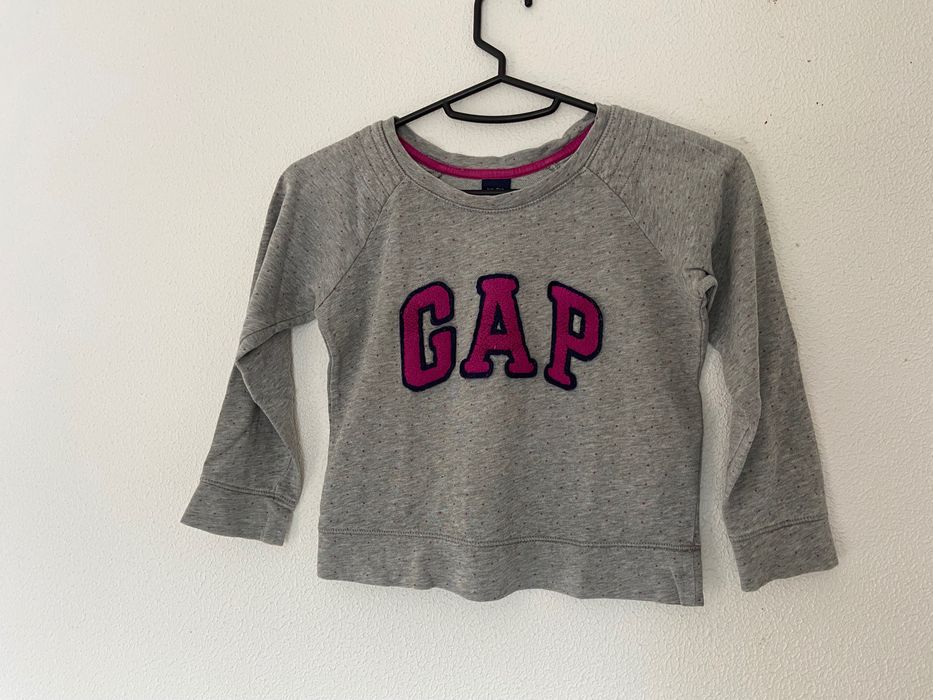 Roupas GAP 5-7 dois blusas e um vestido