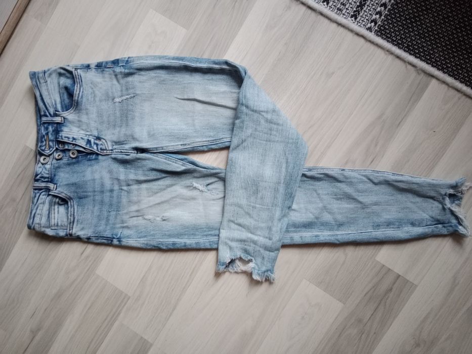 Spodnie damskie jeansy