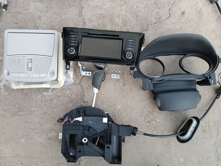 Пластиковая накладка на стойкуNissan rogue