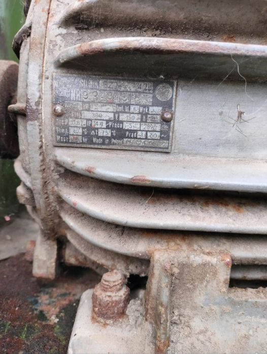 Dmuchawa z silnikiem 7,5 KW.