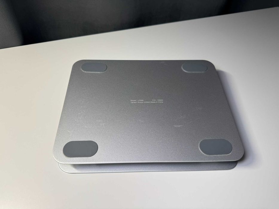 Podstawka pod laptopa Ugreen LP588 do MacBook Pro 14"