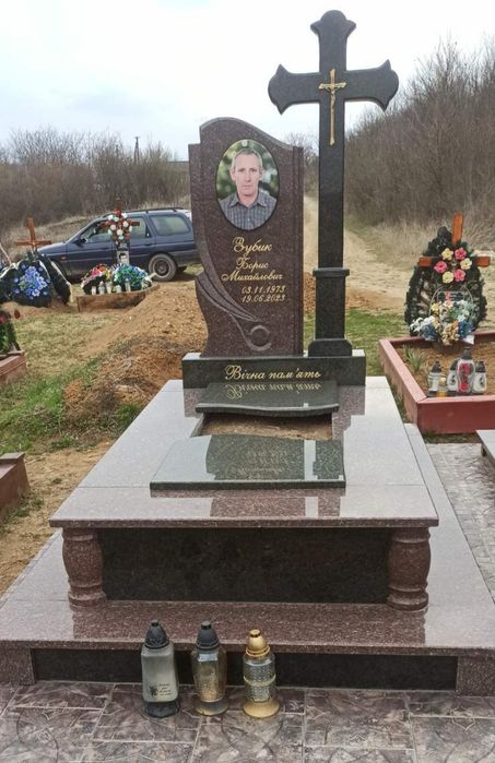 Пам'ятники з граніту