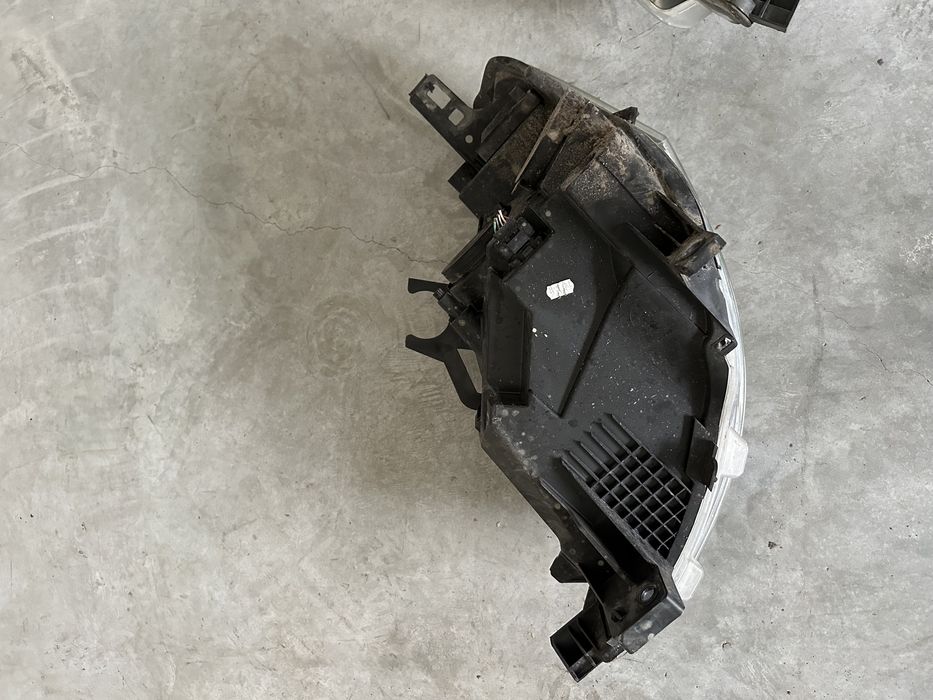 Lampa przednia lewa lub prawa Peugeot Partner 08-14r