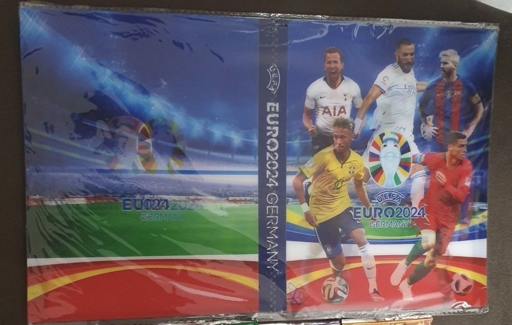 2 duze albumy + karty pilkarskie