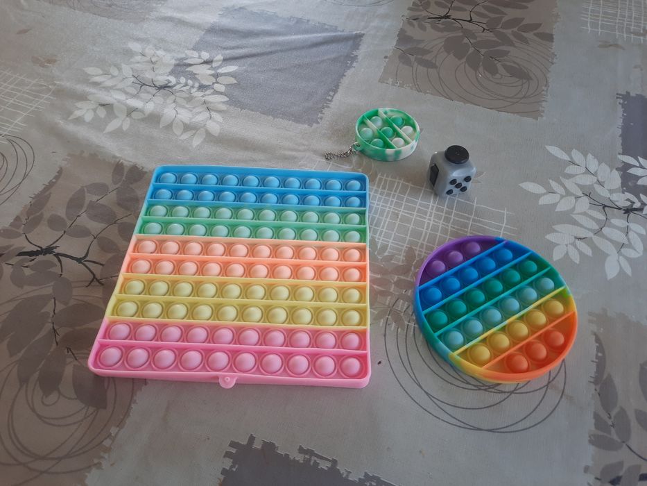 4 Fidget toys- cubo e de clicar