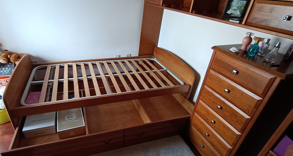 Conjunto de móveis de quarto solteiro