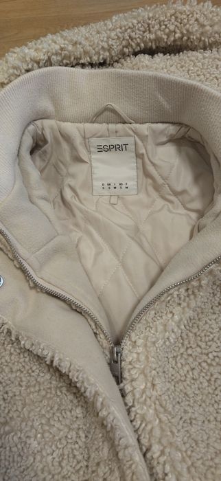 Зимова куртка Esprit барашка