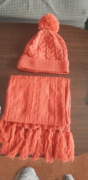 Komplet czapka z szalikiem